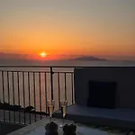 Sun & Relax, Relaxing Location With Seaview Holiday home *
