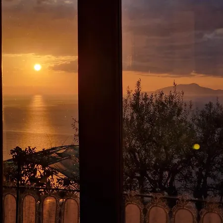 Sun & Relax, Relaxing Location With Seaview Casa vacanze