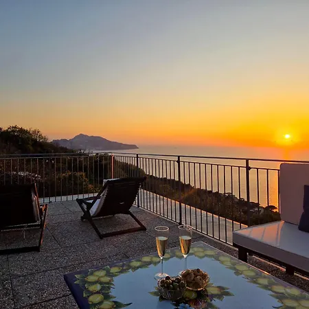Sun & Relax, Relaxing Location With Seaview Massa Lubrense
